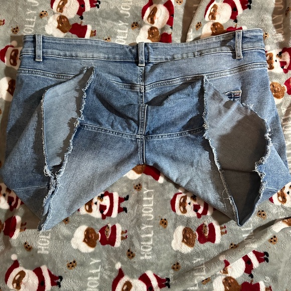 Light Wash Jean Shorts - Picture 5 of 5